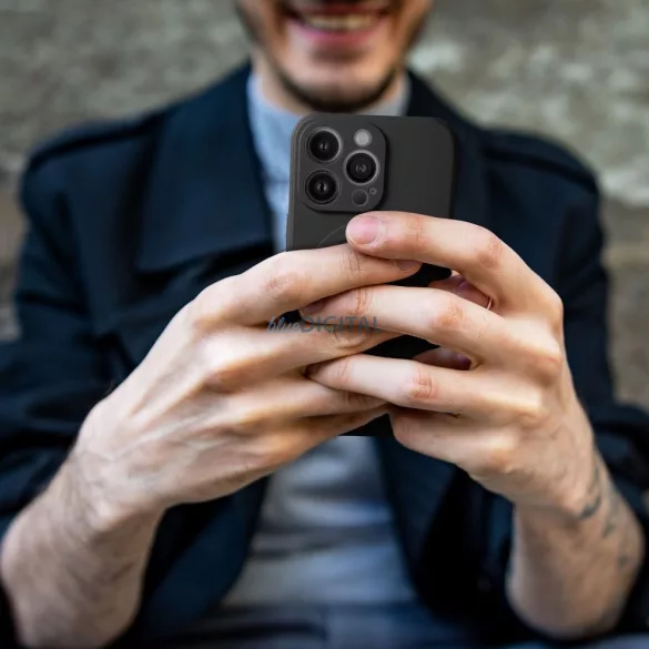 HUSĂ! - SILICONE MAG COVER Carcasă compatibilă MagSafe cu decupaj complet pentru cameră iPhone Air - negru