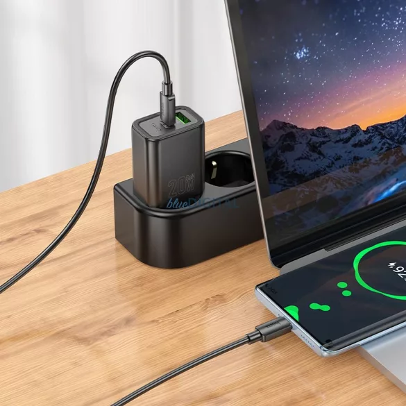 Hoco N61 încărcător de rețea cu 1xUSB-A și 1xUSB-C conexiune 20W 3A PD QC3.0 - alb